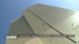 Dominantou volnočasového areálu ve Frýdku-Místku je lezecká stěna