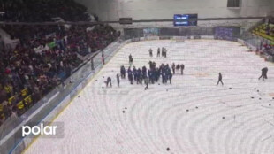 Hokejisté Havířova slaví postup do první ligy. Extraligový Třinec prohrál a titul mají Pardubice