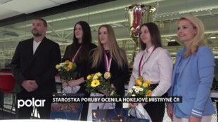 Starostka Poruby ocenila hokejové mistryně ČR. Titul získaly tři odchovankyně HC RT TORAX Poruba