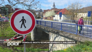 Demolice havarijního mostu ochromí dopravu v centru Jablunkova