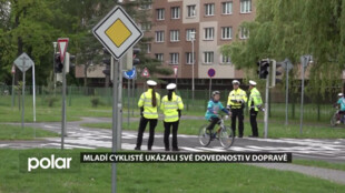 Mladí cyklisté ukázali na dopravním hřišti v Ostravě své dovednosti