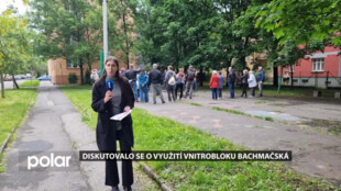Diskutovalo se o novém využití vnitrobloku ulice Bachmačská. Má zde vzniknout mezigenerační hřiště