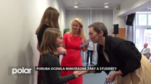 Poruba ocenila mimořádné žáky a studenty. Udělila i zvláštní ocenění za pomoc při nehodě