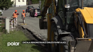 Začala rekonstrukce Družstevní ulice, potrvá do října