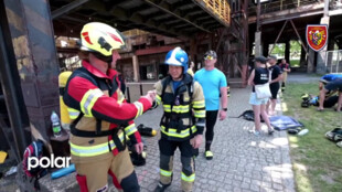 Dolní Vítkovice hostily nejtvrdší hasiče. Na vrchol Bolt Tower běželi v plné výstroji