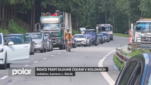 Půl hodiny čekání v koloně už bylo na některé řidiče příliš