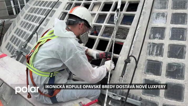 Rekonstrukce bývalého obchodního domu pokračuje. Ikonická kopule opavské Bredy dostává nové luxfery