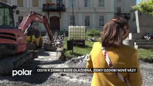 Cesta k zámku bude dlážděná, zídky ozdobí nové vázy