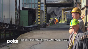 Kilometr hluboké šachty likvidovaného Dolu ČSM zasypou tuny materiálu