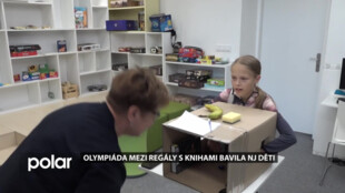 Olympiáda mezi regály s knihami bavila děti v Novém Jičíně a připomněla Hurvínkovy 100. narozeniny