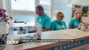 Dobrovolníci zpříjemňují pacientům léčbu šálkem kávy. Ve FNO funguje již 8 let Kavárna života
