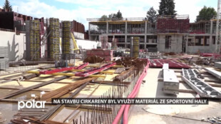 Na stavbu CirkAreny byl využit materiál z bývalé hokejové haly, dokončena bude v roce 2027