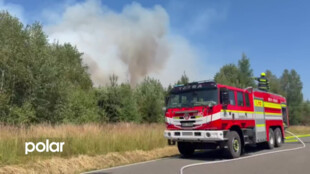 Velký požár na Opavsku. Ve Větřkovicích bojuje s plameny 14 jednotek hasičů