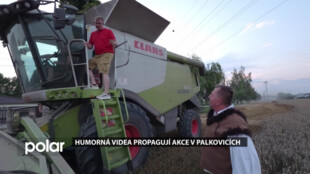 V Palkovicích válí s humornými videi, na dožínky jede Petr Kotvald na kombajnu