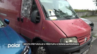 Město přitvrzuje v přístupu k řešení autovraků