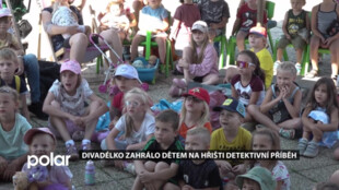 Divadélko zahrálo dětem na hřišti detektivní příběh