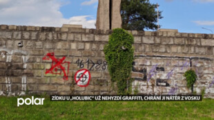 Speciální nátěr z vosku chrání proti graffiti zídku u 