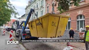 Oprava historického domu na náměstí Svatopluka Čecha pokročila. Rekonstrukce odhalila několik zajímavostí