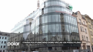 Polyfunkční dům Václav už je pod střechou. Stavba pokračuje podle plánu
