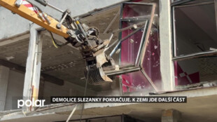 V Opavě padá k zemi další část bývalého obchodního domu Slezanka