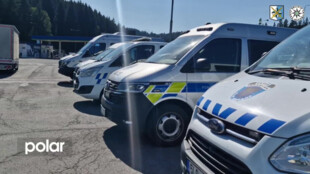 Policie cvičně střežila hranici se Slovenskem. Kontrolovala silnice, vlaky i terén