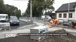 Nové parkoviště u památníku Kaluse pojme padesát vozidel