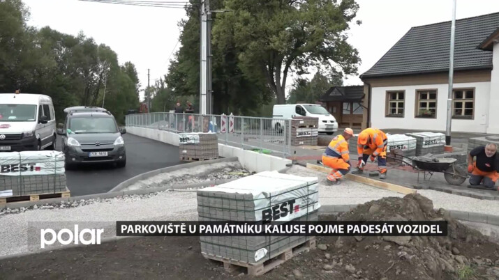 Nové parkoviště u památníku Kaluse pojme padesát vozidel