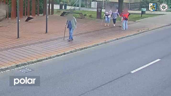 Policie dopadla trojici, která okrádala seniory. Přišli si na 150 tisíc