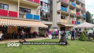 Senioři v domově Helios se společně rozloučili s létem