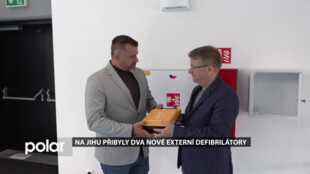 V Ostravě-Jihu přibyly dva nové externí defibrilátory. Tentokrát doplnily sportoviště