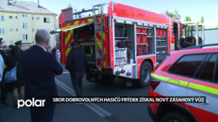 Rolls-Royce mezi hasičskými vozy dorazil do Frýdku-Místku