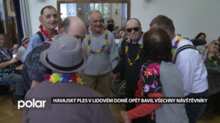 Lidový dům uspořádal pro postižené klienty Havajský ples