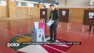 V Třinci šli lidé k volbách po hokeji, starosta Palkovic až po obstarání vepřů