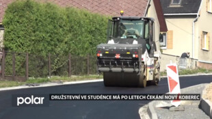 Družstevní ve Studénce má po letech čekání nový koberec, termín oddalovala snaha získat dotaci