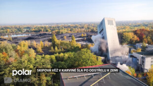 Skipová věž v Karviné šla po odstřelu k zemi
