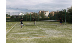 ​Tenisoví nadšenci v Oticích trénují na moderním kurtu