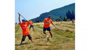 ​Energetici zachraňovali beskydskou pastvinu a děti pásly ovce