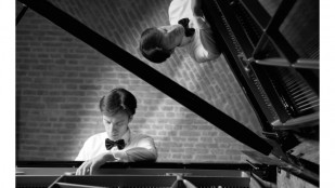 ​Italský klavírista Taverna jako dítě zjistil, že má vzácný dar