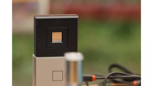 Gymnazistky měří radon ve Zbrašovských argonitových jeskyních