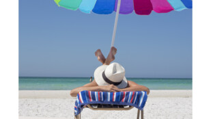 Bez správné aplikace krému se lidé se světlejší pletí mohou spálit už do 15 minut na přímém slunci.