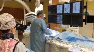 Tisící lékařský zákrok kvůli akutní cévní mozkové příhodě proběhl o víkendu ve FNO