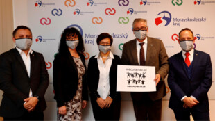 Kraj hledá další dobrovolníky, spojil se s důležitými partnery. Vznikl projekt #BOSMEPARTYJA