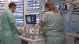 Oční klinika má novou vyšetřovací digitální kameru pro dětské pacienty