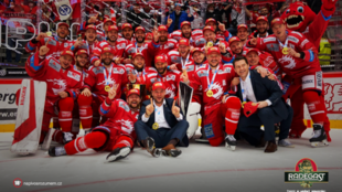 Radegast odměnil pivem oba finalisty hokejového playoff