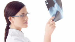 ČPZP hradí pacientům s osteoporózou kvalitní péči. Do programu se mohou přihlásit sami klienti