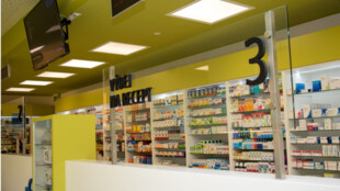 Zrekonstruovaná Lékárna FN Ostrava zrychlí výdej léků i výrobu léčiv