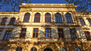 Zaměstnanci gymnázia v Bílovci věnovali přes sto tisíc postiženému chlapci a mobilnímu hospici