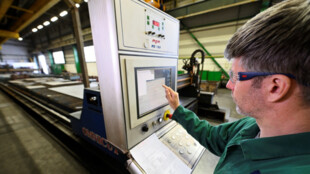 OSTROJi se i na začátku roku 2022 daří, zaměstnancům navýšil mzdy v průměru o 6 %