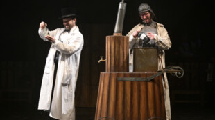 V pohádce DLO Smrt na hrušce, na motivy z Valašska, zazní písničky Tomáše Kočka