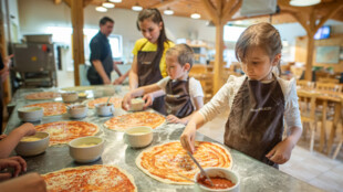 Karneval na lyžích i kurzy pečení: březen v Resortu Valachy bude nabitý akcemi